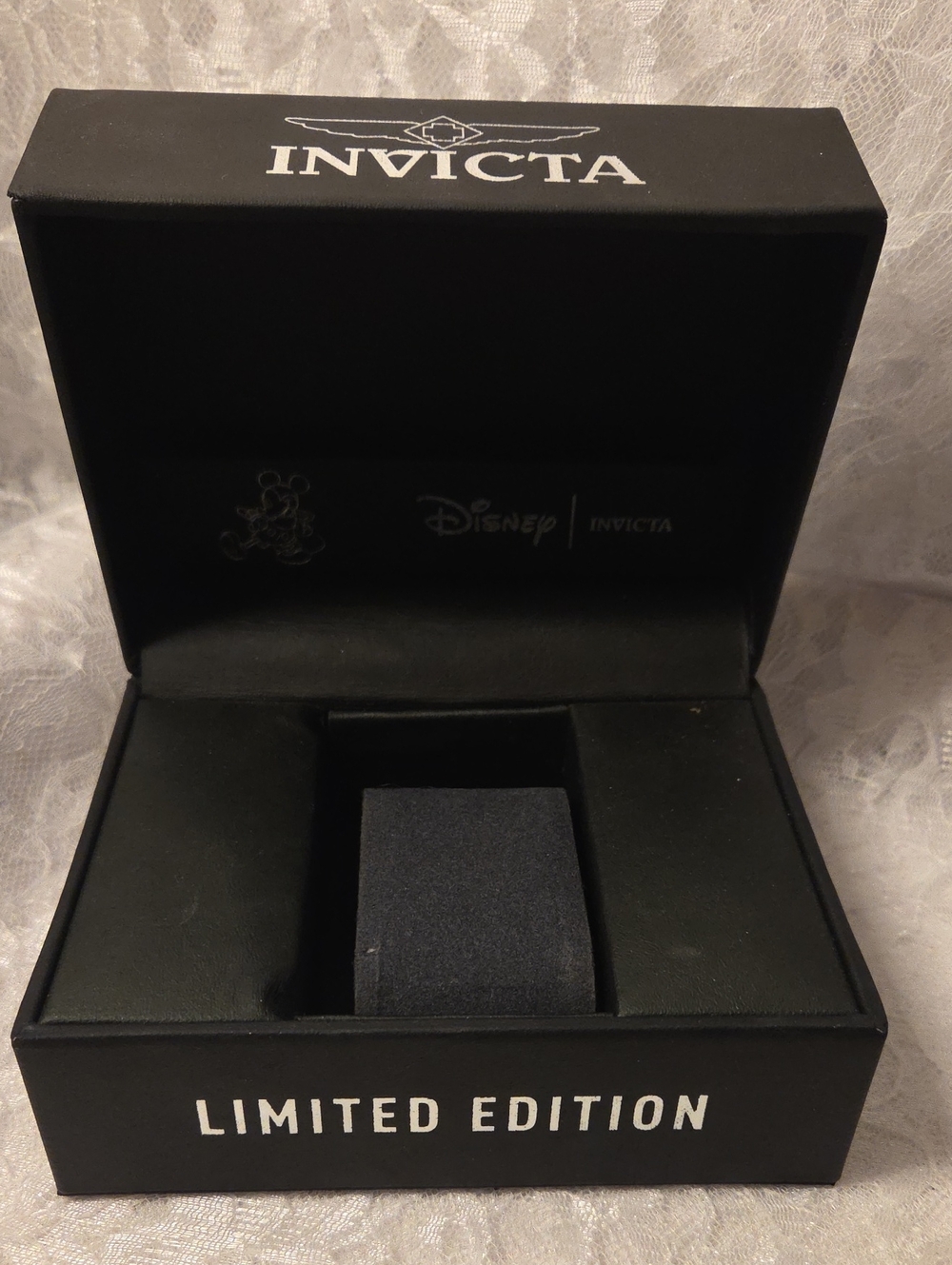 Invicta: Watch Case - Picture 6 of 10